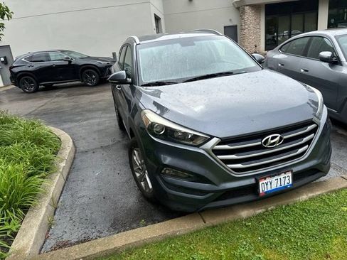 Used 2017 Hyundai Tucson SE Plus AWD/4WD image 4
