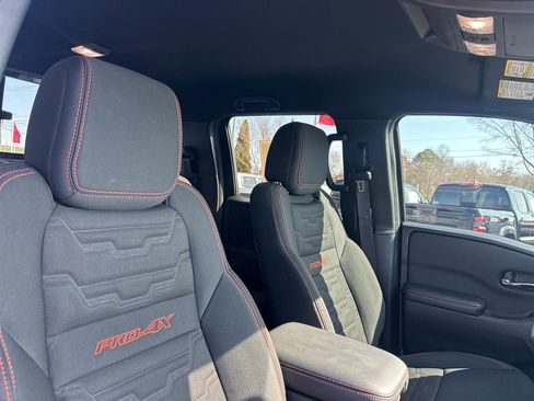 Used 2025 Nissan Frontier PRO-4X image 18