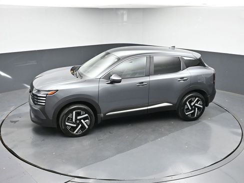 Used 2025 Nissan Kicks SV image 32