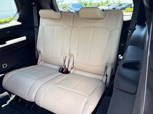 Used 2023 Jeep Grand Cherokee L Limited AWD/4WD image 34
