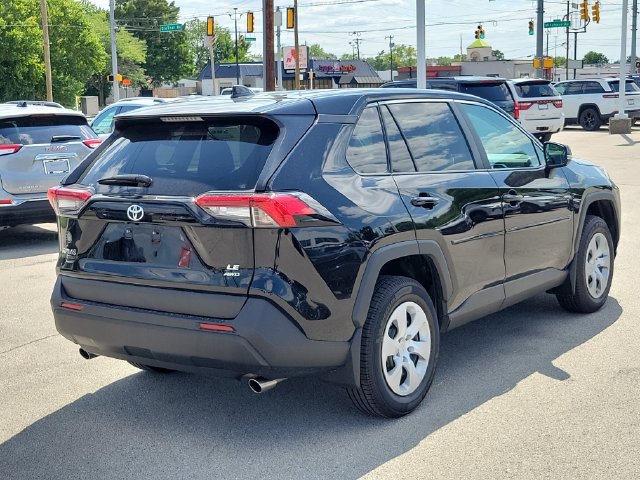 Used 2025 Toyota RAV4 LE AWD/4WD image 6