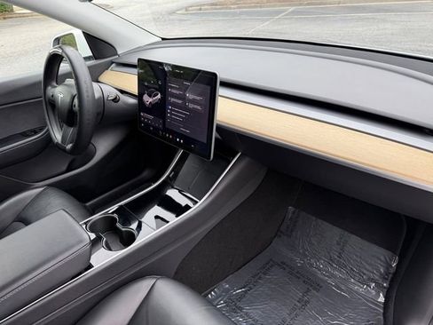 Used 2020 Tesla Model Y Long Range AWD/4WD image 29