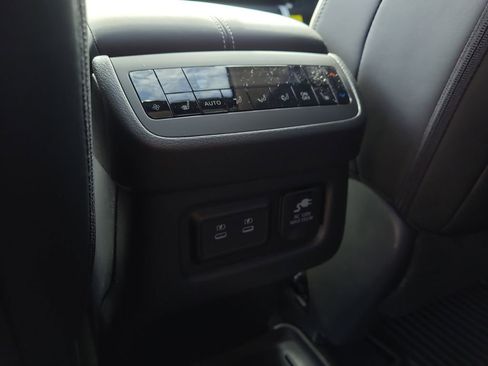 New 2026 Nissan Pathfinder Platinum image 11