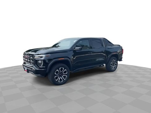 Certified 2025 GMC Canyon AT4 w/ Nightfall Edition AWD/4WD image 4