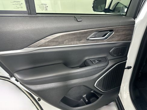 Used 2022 Jeep Grand Cherokee Limited 4xe w/ Luxury Tech Group II image 27