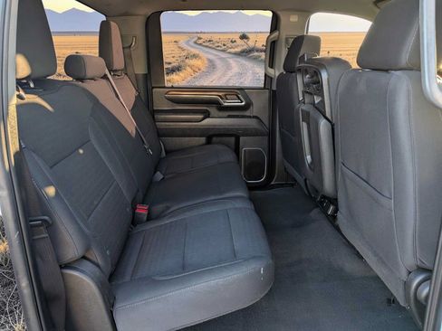 Used 2024 Chevrolet Silverado 2500 LT w/ Convenience Package AWD/4WD image 18