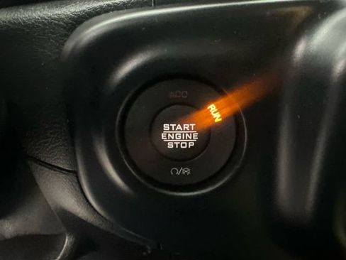 Used 2021 Jeep Wrangler Sport image 25