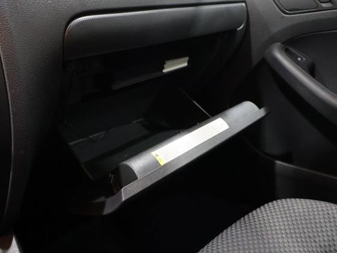 Used 2013 Volkswagen Jetta S image 25