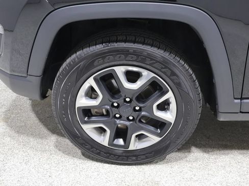 Used 2017 Jeep Compass Trailhawk w/ Leather Interior Group AWD/4WD image 8