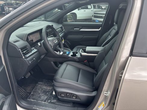 Used 2027 GMC Terrain Elevation w/ Elevation Premium Package FWD image 12