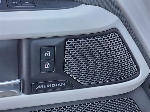 Used 2024 Land Rover Defender 110 S image 20