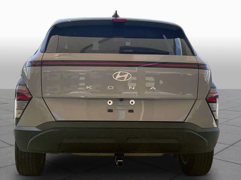 Certified 2025 Hyundai Kona SE FWD image 5