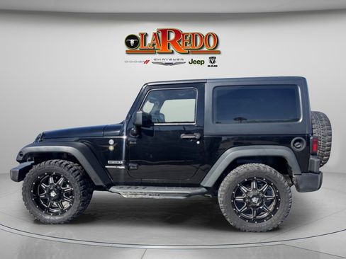 Used 2018 Jeep Wrangler Sport image 3