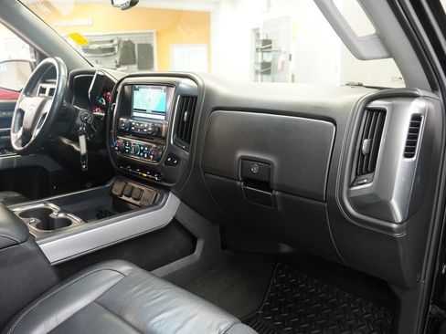 Used 2017 Chevrolet Silverado 1500 LTZ Z71 w/ Midnight Edition AWD/4WD image 35