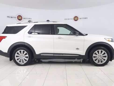 Used 2022 Ford Explorer King Ranch w/ Premium Technology Package image 2