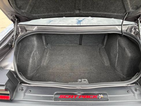 Used 2016 Dodge Challenger R/T Scat Pack w/ Leather Interior Group RWD image 14
