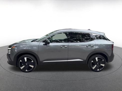 Used 2026 Nissan Kicks SR FWD image 9