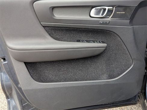 Used 2022 Volvo XC40 P8 Recharge Ultimate image 22