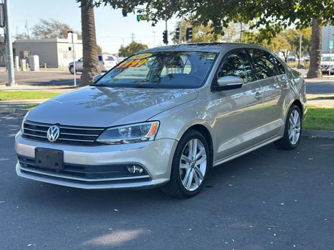 Used 2015 Volkswagen Jetta SEL image 3