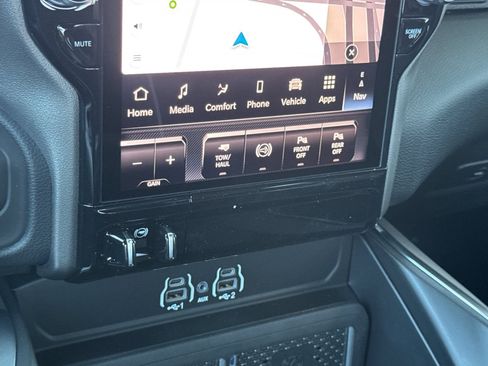 New 2026 RAM 2500 Laramie AWD/4WD image 19