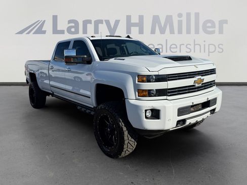 Used 2018 Chevrolet Silverado 3500 LTZ image 7