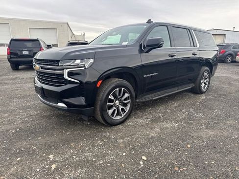 Used 2021 Chevrolet Suburban LT image 1