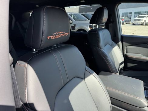 Used 2025 Honda Pilot TrailSport image 9