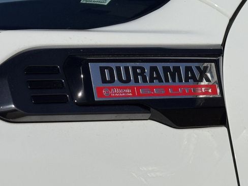 Used 2024 GMC Sierra 2500 AT4 w/ AT4 Premium Plus Package AWD/4WD image 10