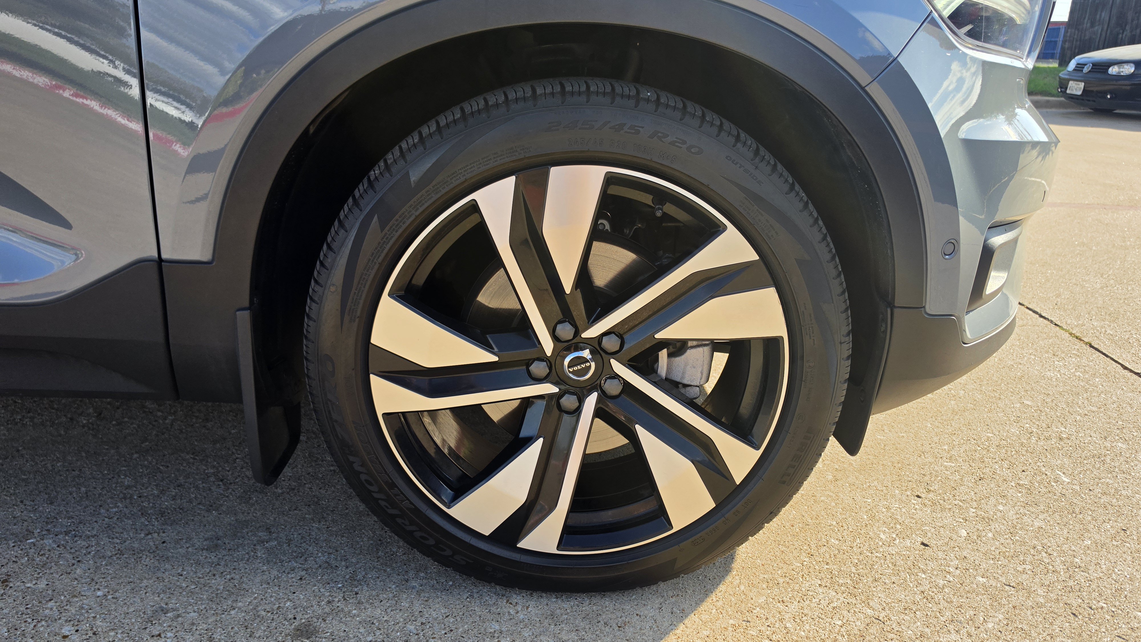 Used 2021 Volvo XC40 T5 R-Design w/ Advanced Package AWD/4WD image 16