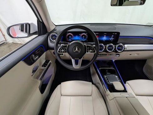 Used 2023 Mercedes-Benz EQB 300 4MATIC w/ Exclusive Package image 2