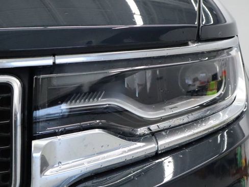 Used 2022 Jeep Wagoneer Series III w/ Premium Group I image 13