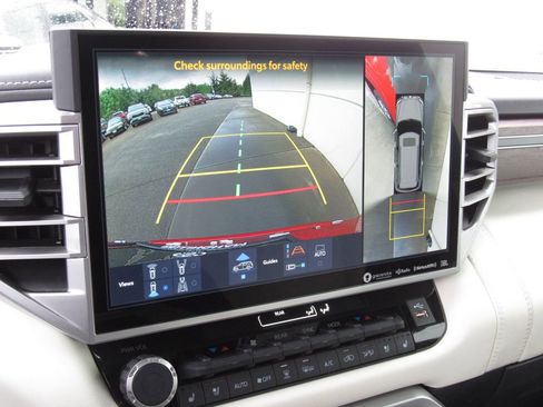 Used 2024 Toyota Sequoia Platinum AWD/4WD image 41