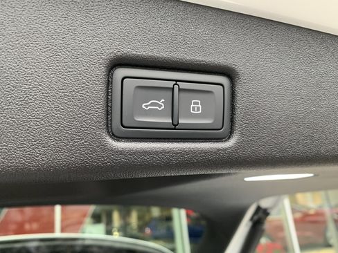 New 2025 Audi SQ5 Premium Plus image 22