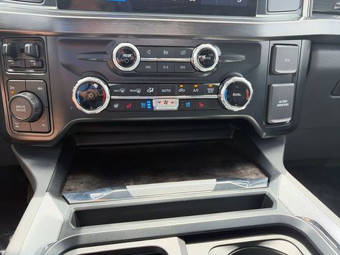 Used 2024 Ford F250 Lariat w/ Sport Appearance Package AWD/4WD image 28