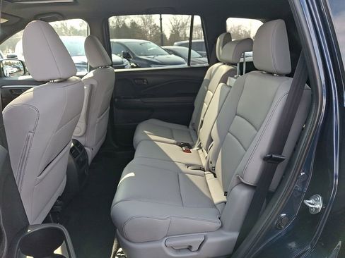 Used 2023 Honda Passport EX-L image 10