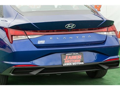 Used 2023 Hyundai Elantra SEL FWD image 12