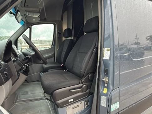 Used 2018 Mercedes-Benz Sprinter 2500 image 31