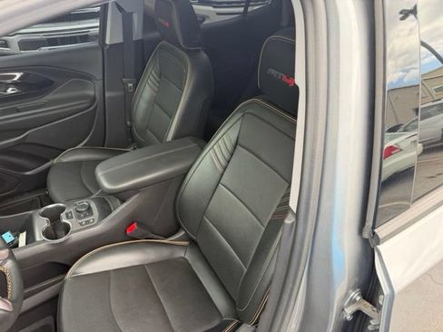 Used 2023 GMC Terrain AT4 w/ Tech Package AWD/4WD image 11