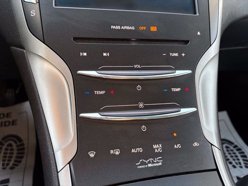 Used 2014 Lincoln MKZ w/ Equipment Group 102A Reserve FWD image 33
