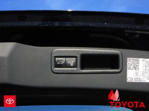 Certified 2024 Toyota Venza LE image 7