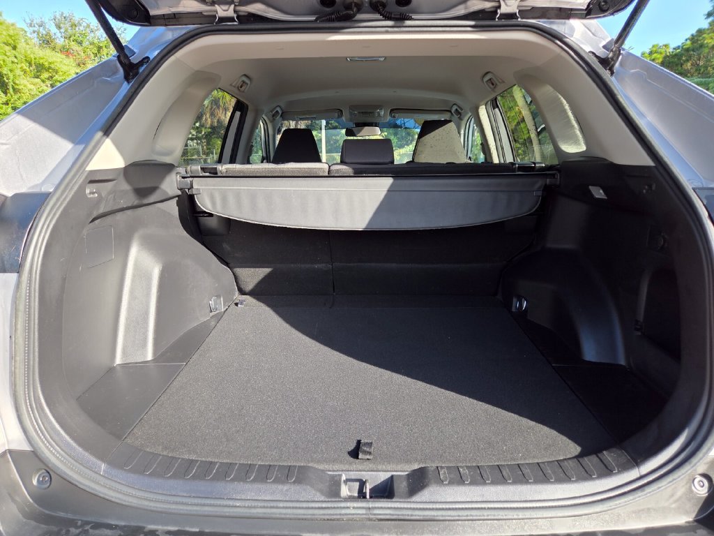 Certified 2021 Toyota RAV4 XLE FWD image 19