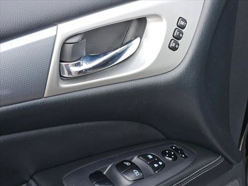 Used 2017 Nissan Pathfinder SL FWD image 21