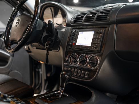 Used 2001 Mercedes-Benz ML 55 AMG 4MATIC image 24