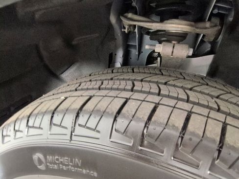 Certified 2025 Jeep Grand Cherokee Altitude AWD/4WD image 11