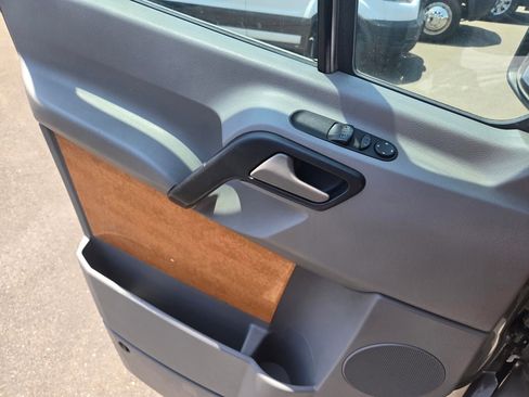 Used 2011 Mercedes-Benz Sprinter 3500 image 23