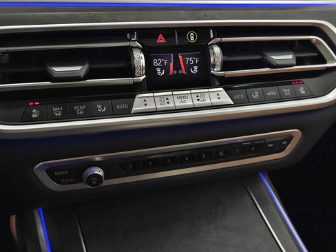 Used 2022 BMW X7 xDrive40i w/ Executive Package image 40