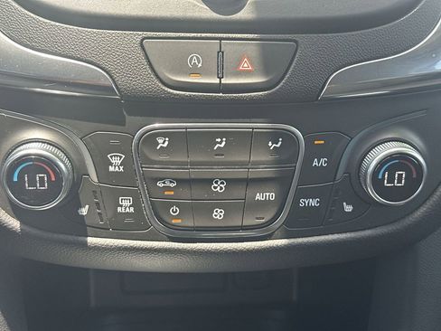 Used 2024 Chevrolet Equinox LT AWD/4WD image 28