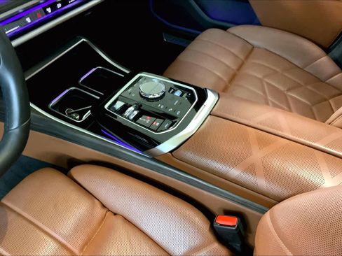 Certified 2023 BMW 760i xDrive image 17