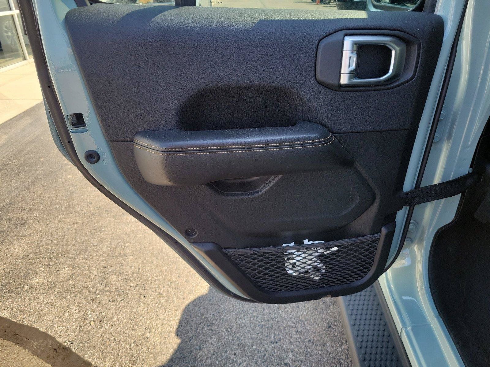 Used 2024 Jeep Wrangler Unlimited Sahara AWD/4WD image 14
