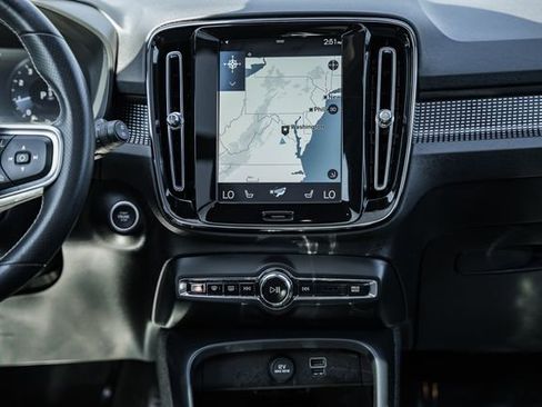 Used 2021 Volvo XC40 T5 R-Design w/ Advanced Package AWD/4WD image 22